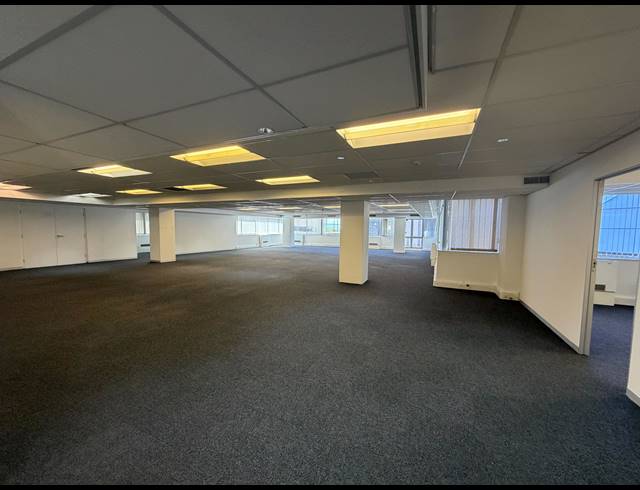 458M² BUILDING TO LET IN CLAREMONT